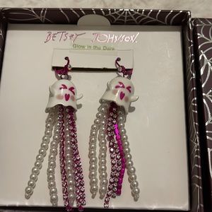New in box Betsey Johnson Glow in the Dark Ghost Drop earrings